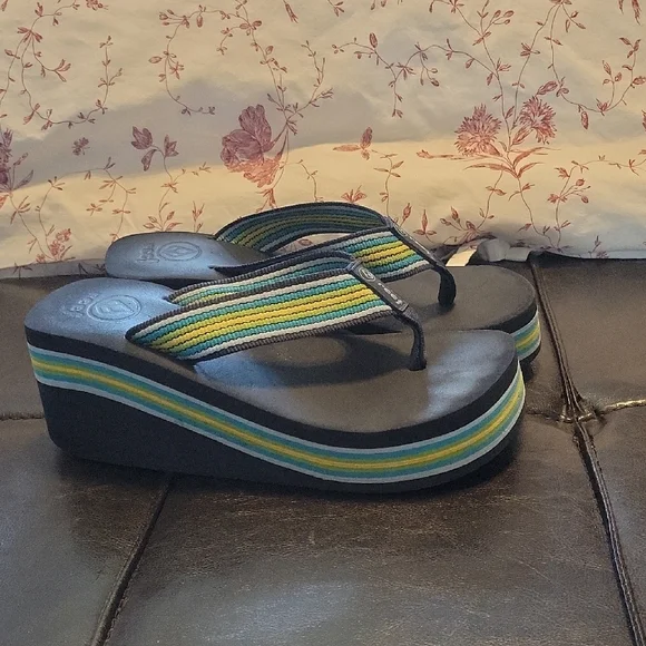 Reef Black and Blue Platform Sandals - Picture 1 of 4